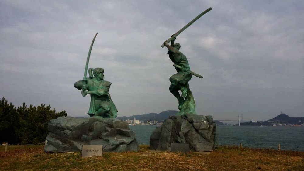 Statue of Musashi Kojiro battle