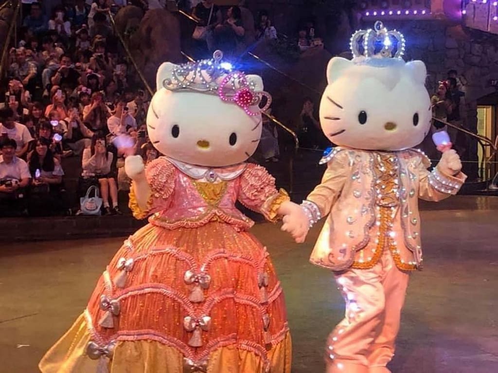 Hello Kitty At Sanrio Puroland