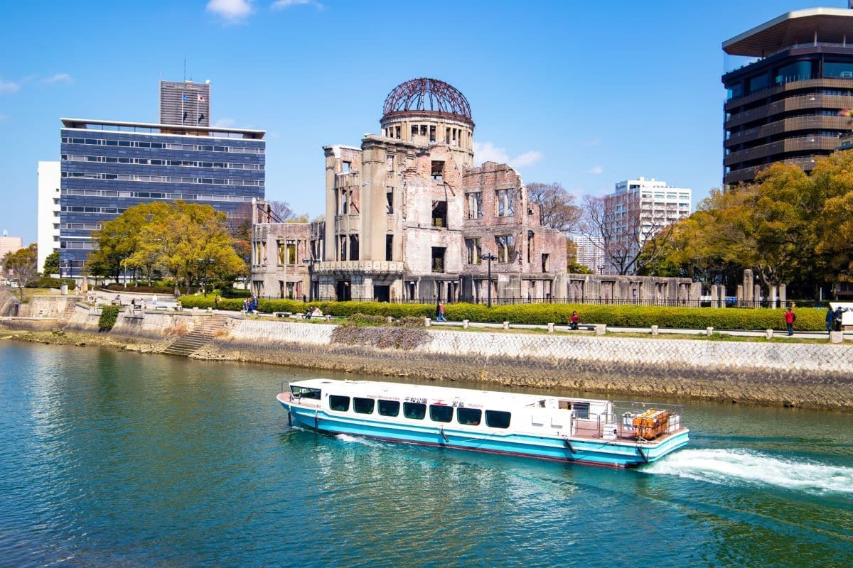 A-tour-boat-that-runs-along-the-river-in-Hiroshima.jpg